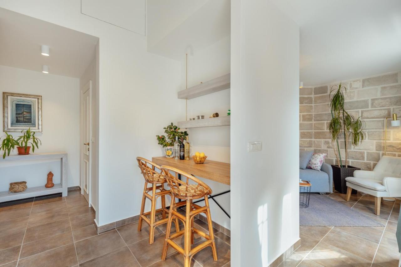 Stylish Mini-House With Garden & Beach Bijela Esterno foto