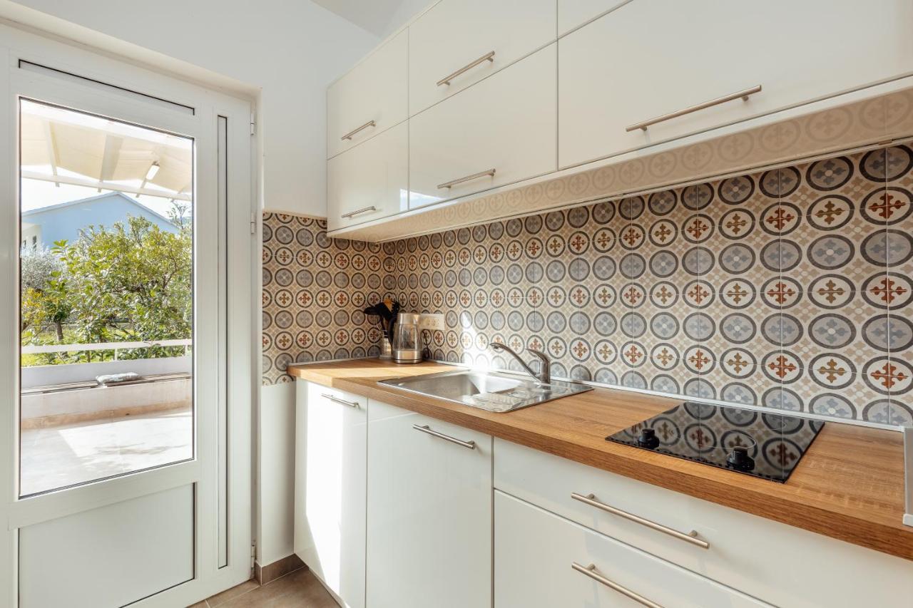 Stylish Mini-House With Garden & Beach Bijela Esterno foto