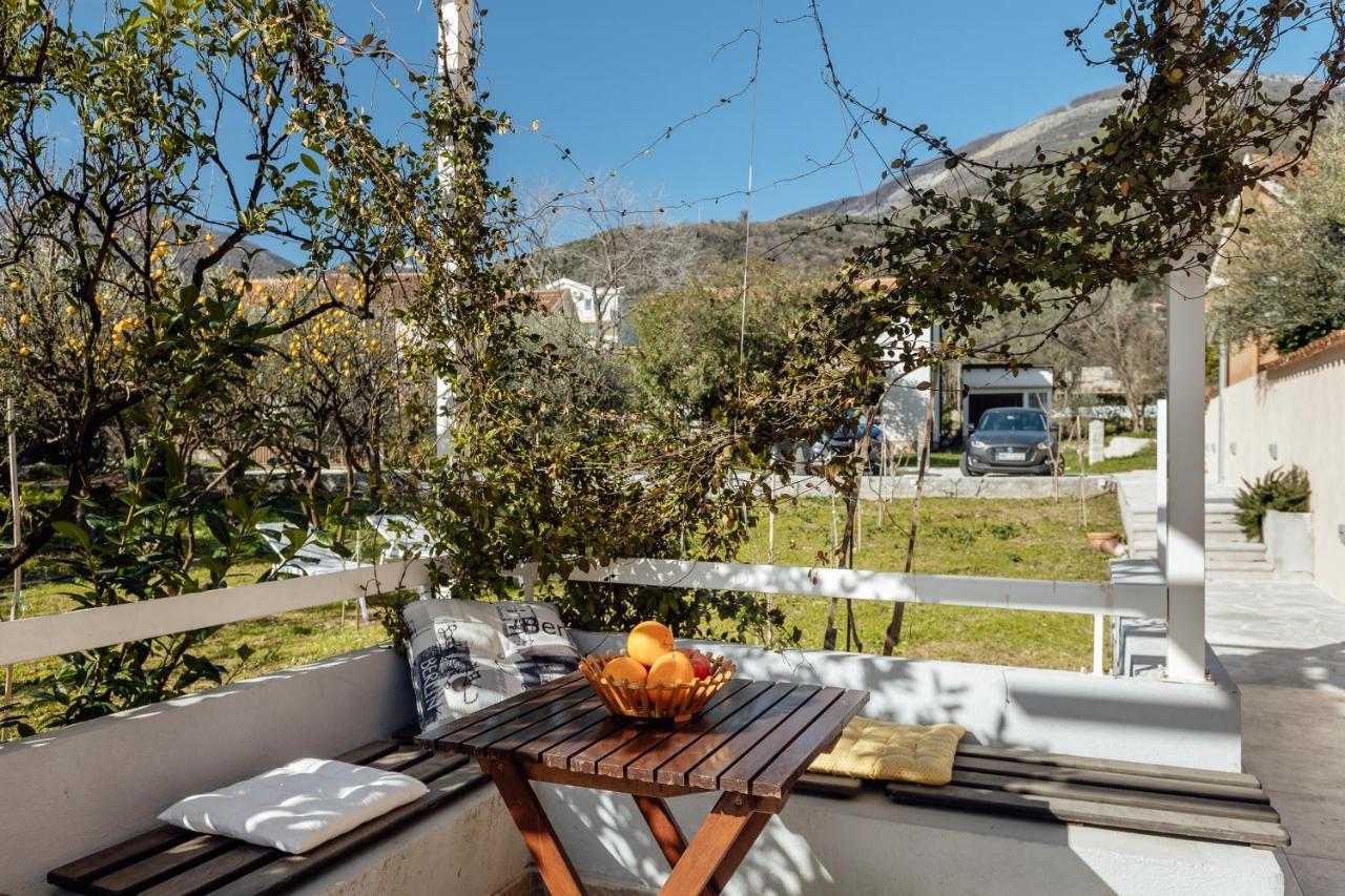 Stylish Mini-House With Garden & Beach Bijela Esterno foto