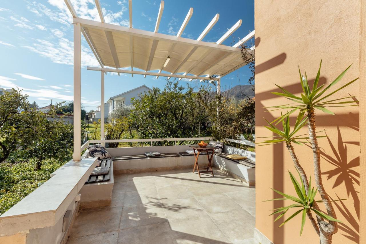 Stylish Mini-House With Garden & Beach Bijela Esterno foto