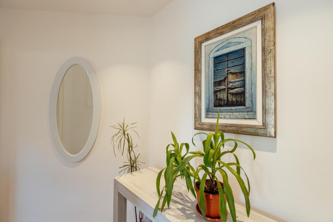 Stylish Mini-House With Garden & Beach Bijela Esterno foto